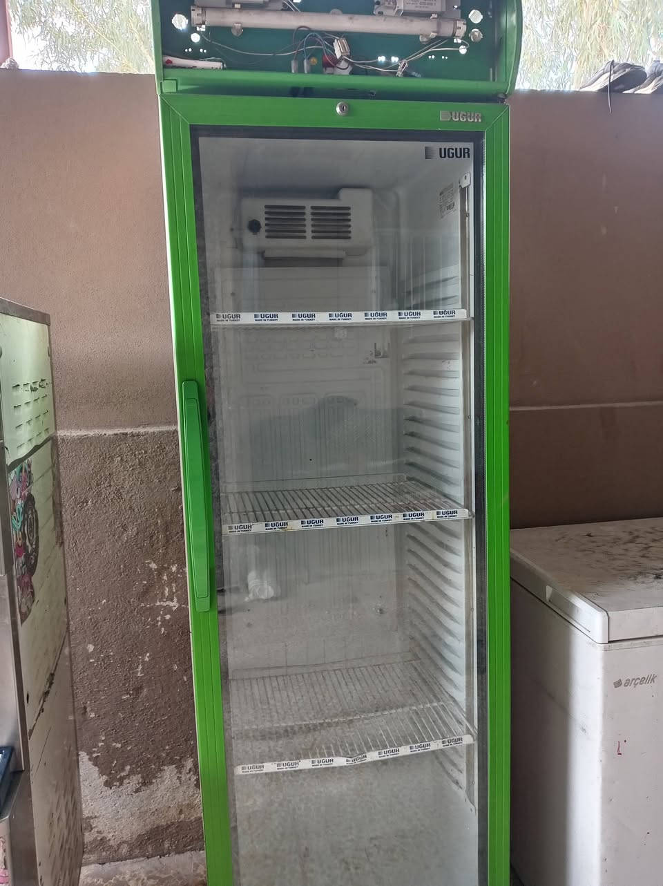 اجهزة عصائر وجهاز مرطبات بحالة جيدة جدا للبيع***********
