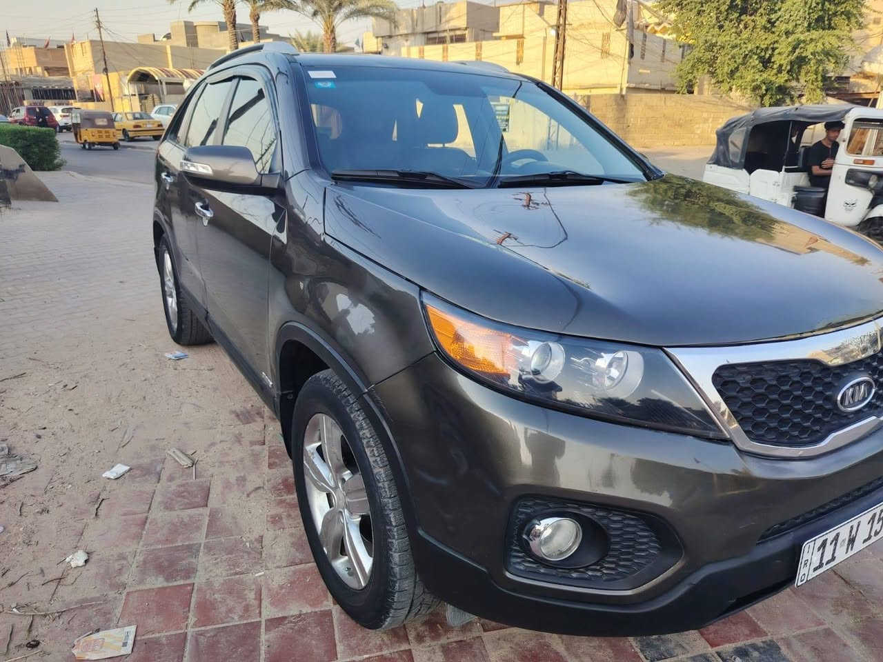 سلام عليكم  شباب  كيه سورنتو موديل 2013واردامريكي حادث بنيد مبدل ولباقي ليبل واحد وبيهه جاملقين الماميات مصبقات بس لابيهن ضربه ولا مصلحات السياره فول من عده البني رومه كير ومكينه مكفولات مكينه 4سلندرالشواصي ولغود مكفولات ماشيه 97الف السعر المطلوب 135وبيهه مجاب حك الجيه عنوان السياره بغداد ناحيت الوحده قرب مجمع بسمايه السكني واي ستفسار هاذه رقمي ***********
