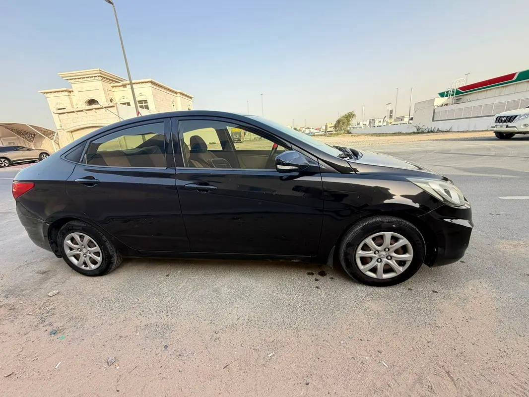 سلام عليكم
اكسنت للبيع وارد امريكي 
ضررها الجامرلغ الايسر الخلفي وراجع ع بارد 
محرك كير خير من الله مكفولات 
تدفئه تبريد 
ماناقصها شي كامله مكمله 
سيارة بسمي تحويل ثاني يوم 
السعر خابر وتدلل 
متواجد ع خط 
***********
