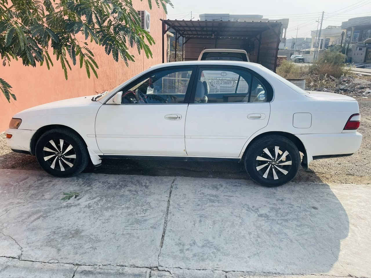 السلام عليكم /كورلا موديل 93 رقم بغداد بسمي سنوية وهزة جدد سيارة مكفولة كفالة عامة من الصبغ والضربة على وضع الشركة كلشي شغال سيارة مابيهة اي نقص تبريد تدفئة صدر جديد مكان ديالى شهربان سعر 63 رقم الهاتف ***********
