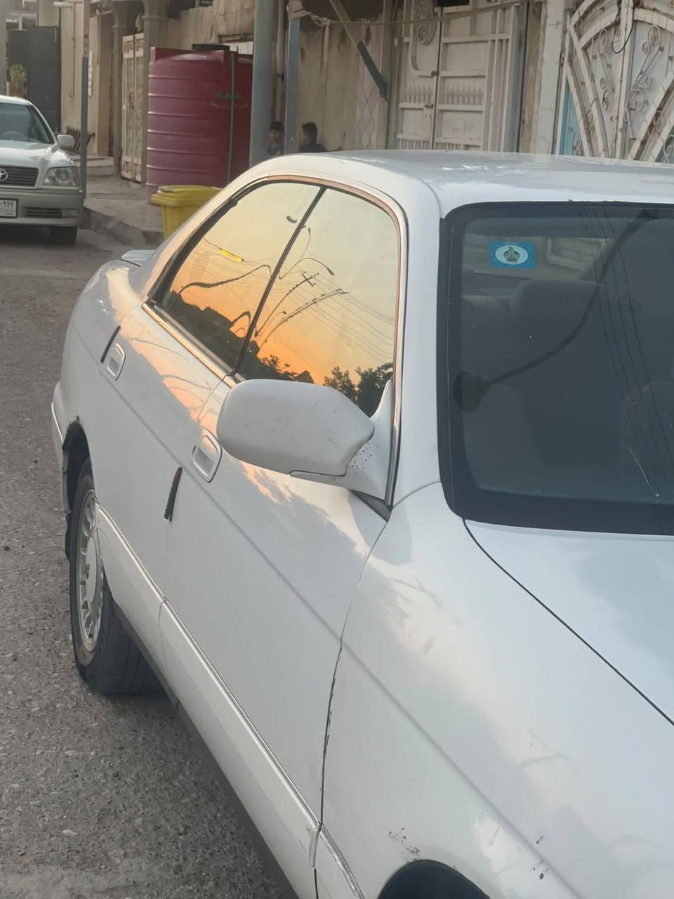 السلام عليكم بطه موديل 95 رقم جديد انكليزي باسمي سنويه 30 السياره حلوه كير مكينه تخم تاير بيها مكانات بيها صبغ بدون ضربه سعرها 52 وبيها مجال بسيط رقم راعي السياره *********** بصره ام قصر
