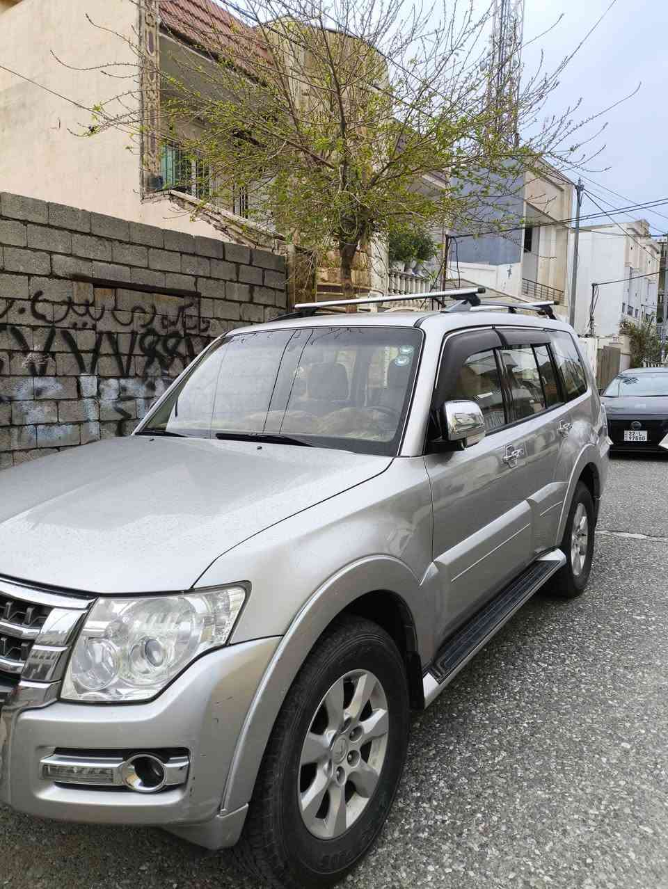 السلام عليكم 
باجيرو 2018 GLS 
محرك 3500 مرغوب  (بدون صبغ مكفولة)
ماشية 134 الف KM  
7 راكب 3 قطع تبريد 
مري شفط فتحة سقف شاشة ابل كار بلي
مثبت سرعة مانع انزلاق 4*4 
سيارة نضيفة دينار متصرف علية 
تحويل مباشر
سيارة رقم اربيل ومكان اربيل سعر  (183) ورقة
***********
***********
