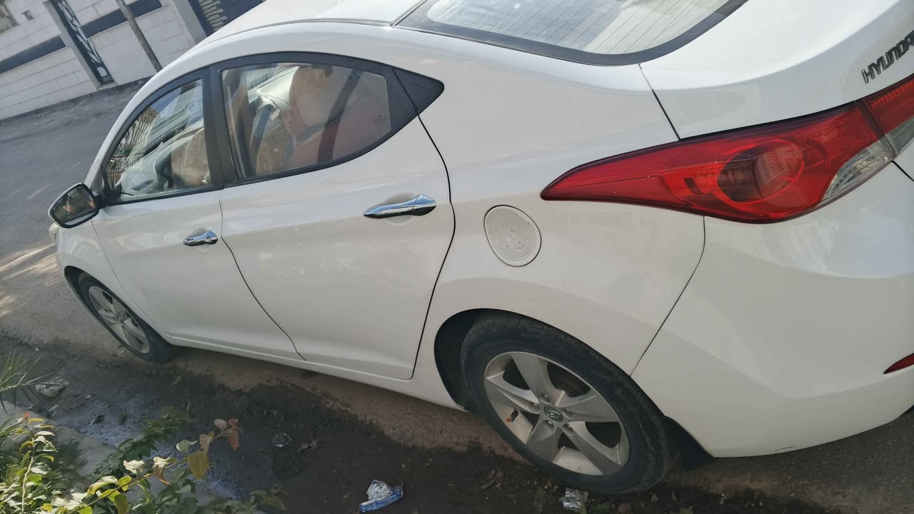 السلام عل النترا 2013 خليجي مكينة 1600 سيارة جاهزة مكينة كير حدادية ضرر باب السايق صبغ اثر شخط السعر 106 وبيها مجال
‏‪***********‬‏ النجف, العراق
