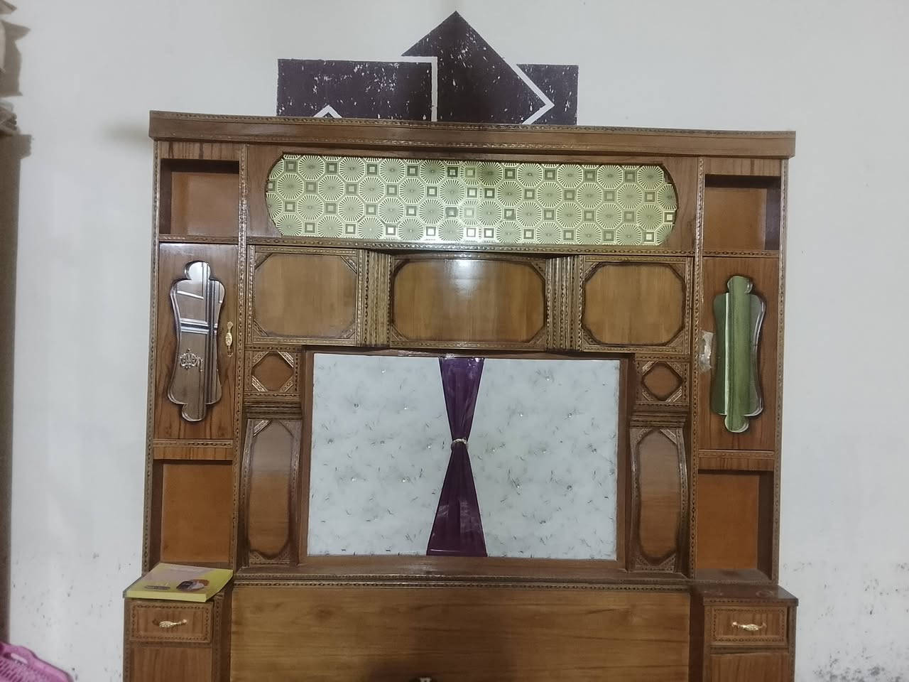 سلام عليكم 
غرفه للبيع السعر 900 وبيها مجال للشراي
المكان الغرفه الكرمه
***********
