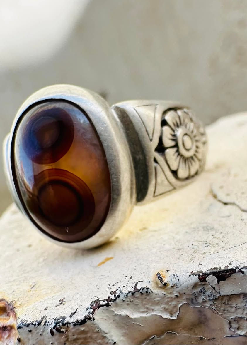 للصائغ المبدع (سجاد المولى ) صياغه يدويه ثقيله
سليماني هندي اصلي قديم جدا 
عينين حمر 

السعر 100 الف قفل بدون عمله 

بغداد / جميله شارع خير الله 

***********
