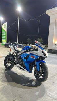 جكسر 1000ssRR كفاله كير ومكينه  دراجه نضيفه 90 بل ميه  مبرمجه 3 مودات ...