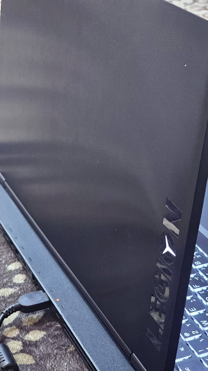 لابتوب للبيع من سلسلة الالعاب Lenovo Legion

الموصفات

 يشتهر بأداء قوي ورسومات عالية الجودة، بالإضافة إلى نظام تبريد متطور.

........

المعالج:  Core i7-9750H 

الذاكرة (RAM): 16 

كارت الشاشة: NVIDIA GeForce GTX 1650 (بسعة 4 كيكا) بالإضافة إلى كارت مدمج Intel UHD Graphics 630.

نوع كارت الشاشة: NVIDIA GeForce GTX 1650.

ذاكرة 128كيكا  SSD 

وذاكرة 500 كيكا HDD

يحتوي ع دبل هارد 

يحتوي ع دبل مروحه مع نضام تبريد 

السعر 550 مكاني البلديات 

***********
