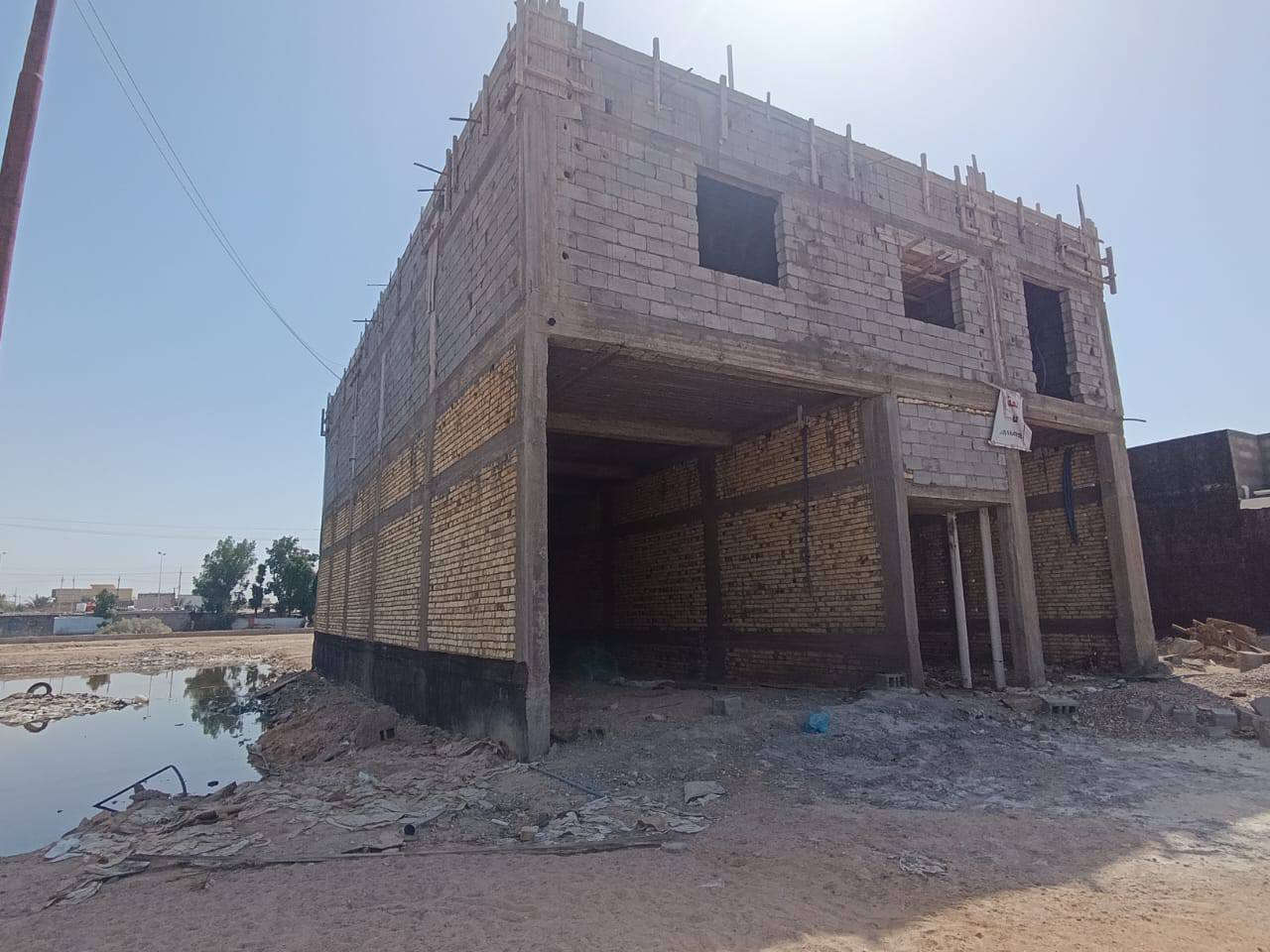 السلام عليكم العقار للبيع ارض الصبخ
في قضاء الفاو
المساحه 250متر
العقار طابقين
الطابخ الأرضي متكون
من محل طول 14 العرض 6م
والباقي مخزن
الطابق الثاني متكون 
3غرف نوم
صحيت
هوول كبير
مطبخ
استقبال
مساحت البناء الطابق الثاني 250م
البيت مهيكل دنك
السعر 140 رقم صاحب القطعه ***********
