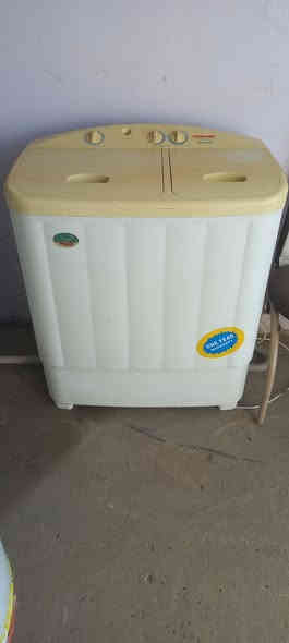 مواد منزليه للبيع حاجات نضيفه كلش المكان ناحية المعتصم  للإستفسار الاتصال عل الرقم التالي ***********
