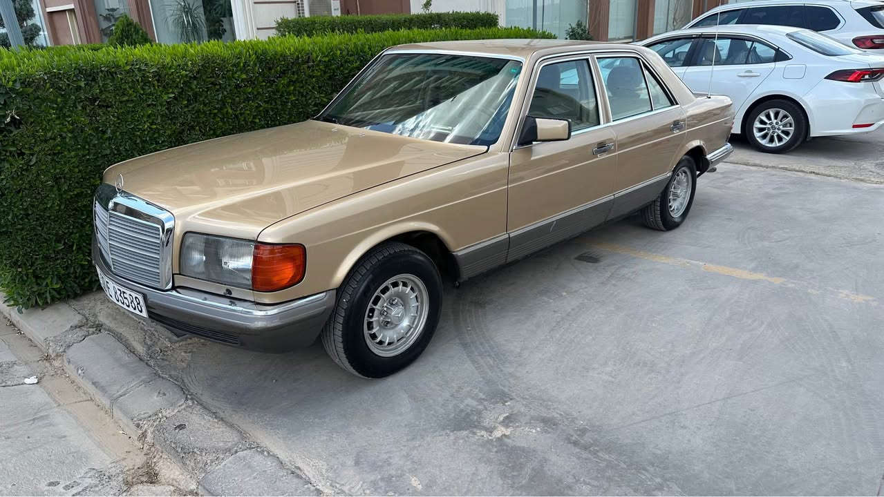 كلاسيك رياسي له سه نه ويش كلاسيك نوسرليه ٢٨٠ الماني سياره نه وييه موديل ١٨٨٢
سياره كي سؤر جوانه ٦ بسته ن به نزين مه كينه بيلاده
له سه ر ده قي خوي مايه 
*********** موشته ري ني ته ره فؤن مه كه ره مه زانه ☺️ أربيل, العراق
