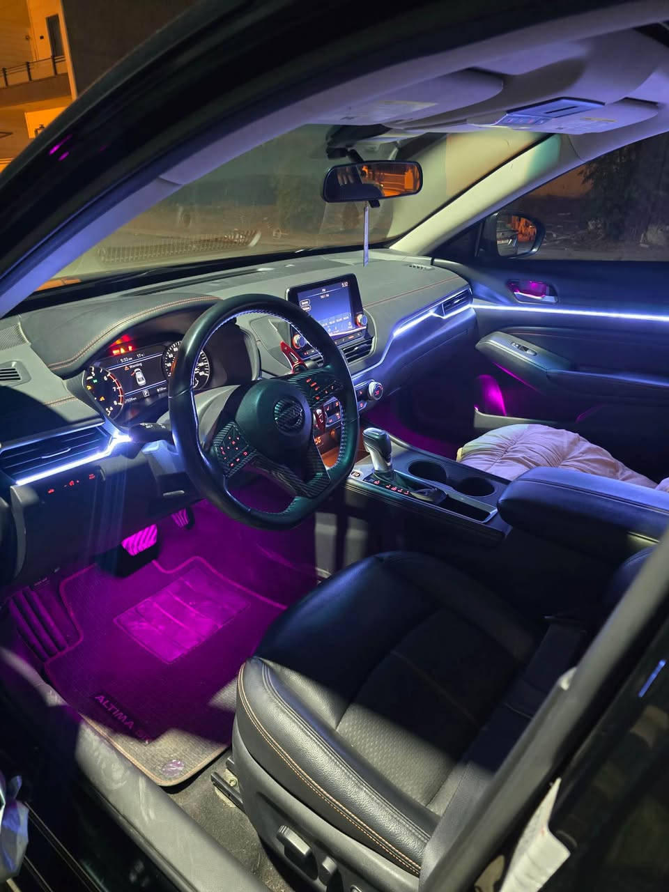 التيما ٢٠٢٢ SR+ فول مواسةفات تةنها ٦٠ هةزار كيلومةتر رؤشتوة كامل سيرڤسي بؤ كراوة كامل جوانكاري بؤ كراوة تةنها بستيك بؤنيتي بؤياغة بي ناو گرتن ئيرباگ تةنها سوكان تةقيوة بيلاد دانراوةتةوة مةكينة ٢٠٠٠ توربؤية بئ دةبل ئةكسل گير و مةكينة و هةموو گياني بةشةرت.گورينةوة دةكةم بة شتيك بة دلم بيت. 
نرخي ١٧٠
*********** السليمانية, العراق
