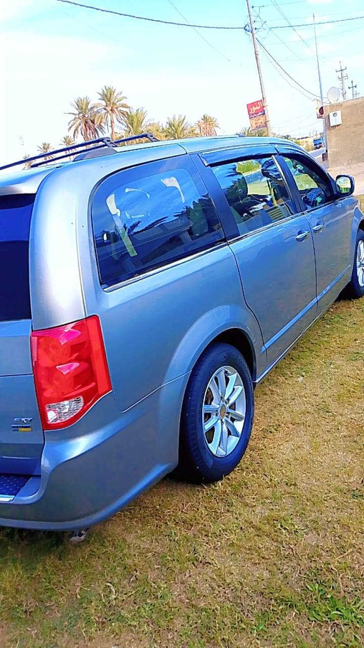 سلام عليكم
دوج كرفان موديل 2019 رقم كربلاء بيهه قطعتين ونص صبغ السيارة كشنات جلد وكهرباء جام كهرباء ابواب كهرباء محرك وكير وحدادية وتبريد وتخم تاير كله جديد مابيه كل نقص مكان السيارة كربلاء السعر 155 وبيهه مجال للتواصل ***********/***********
