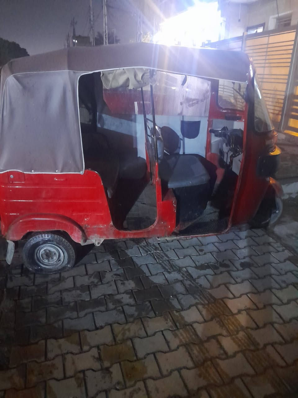 السلام عليكم تكتك للبيع بدون رقام اوراق كامله سعر مليونين ونص بيها مجال قليل حك الجيه مكان بغداد الدوره كل الهلا


**إذا كنت صاحب هذا الإعلان وتريد حذفه لأي سبب، رجاءا أرسل رسالة إلى الدعم الفني**