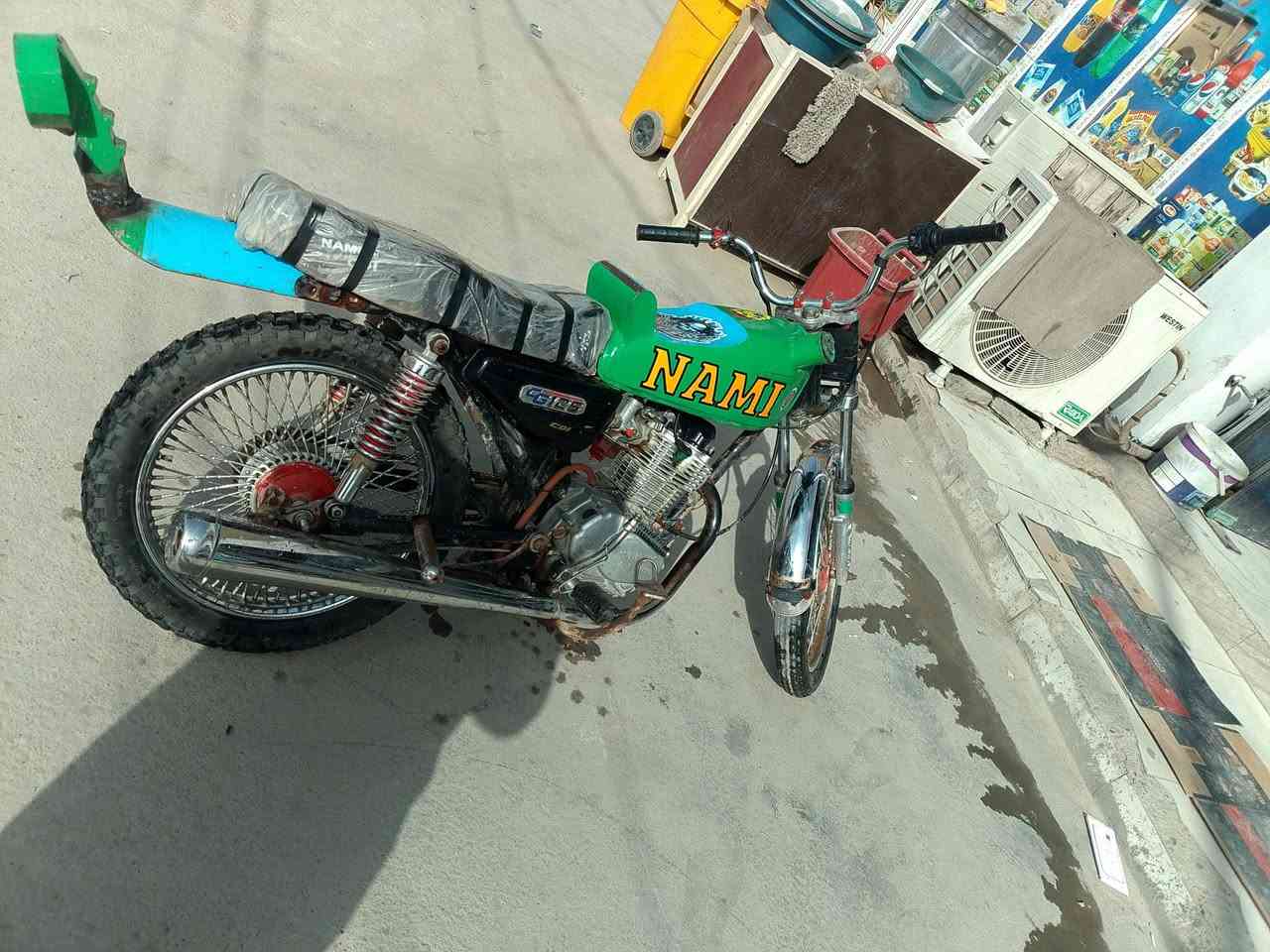 السلام عليكم دراجه لبيع موديل 22 دراجه خير من الله من مكينه من شلعه مكاني ديالى بعقوبه 
السعر 280 قفل ***********
