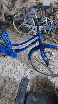 باسكلات حاوية  نظيف ..
باسكل بناتي كسر حاوية ياباني  حجم ٢٦ 
حساس امامي قوي جدا 
بريكات بل مكان  . 

السعر ٩٠ الف و بيه مجال حك الجية . 

عنوان بغداد البياع شرطة الخامسة قرب مدرسة القادستين مرتضى ابو الباسكلات 
اتصال ***********
