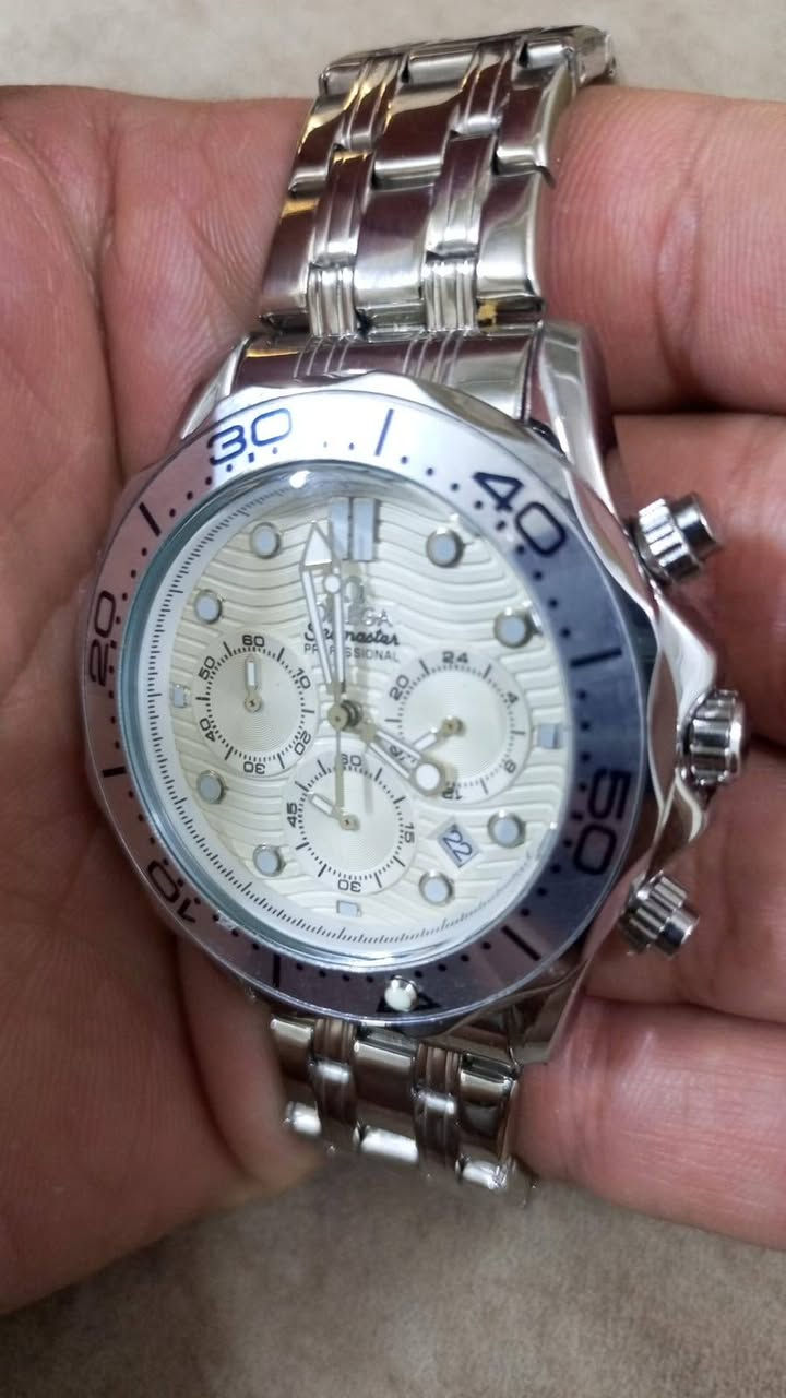 ساعه ماركه اوميكا كلش حلوه وراقيه كوالتي عالي سناتر شغاله ضد الماء التعجبه يخلي سعر وبل عافيه على ياخذها


**إذا كنت صاحب هذا الإعلان وتريد حذفه لأي سبب، رجاءا أرسل رسالة إلى الدعم الفني**