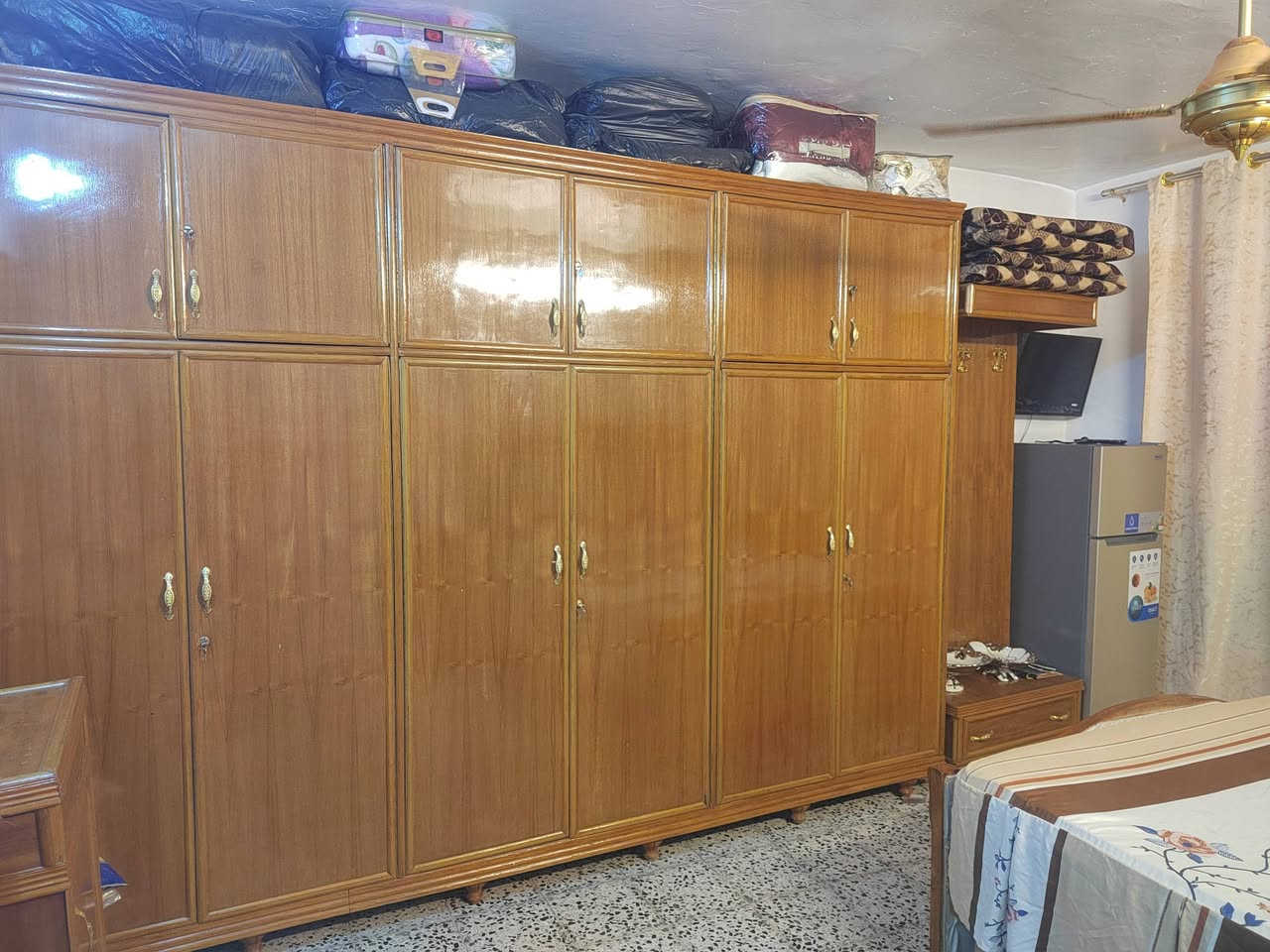 سلام عليكم شباب غرفه نوم للبيع صاج تكمه كنتور6 أبواب و ملحق سعر مليون و ربع العنوان تقاطع درويش رقمي ***********
