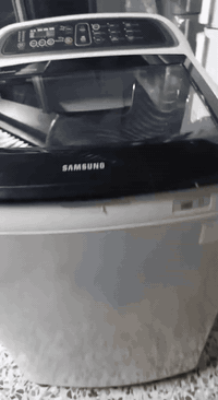 اذا اكو بنضافتها غسالة ١٧ كيلو كارتون جديد العنوان الشعب ٠٧٧٥٧٥٠٠٠٥٢