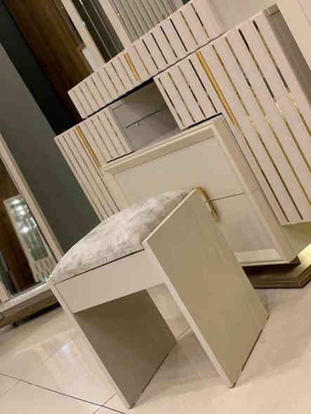 غرفة للبيع مع كافة ملحقات استخدام سنة ونص، السعر مليون ونص،تجي انت تفتحها وتاخذها

0771 506 7563
