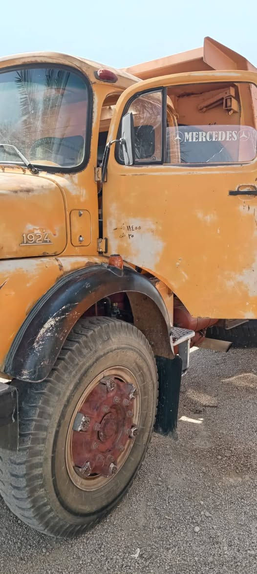 للبيع تك مايلر. 
بلادي شركه. موديل 82

الاتصال. ***********
