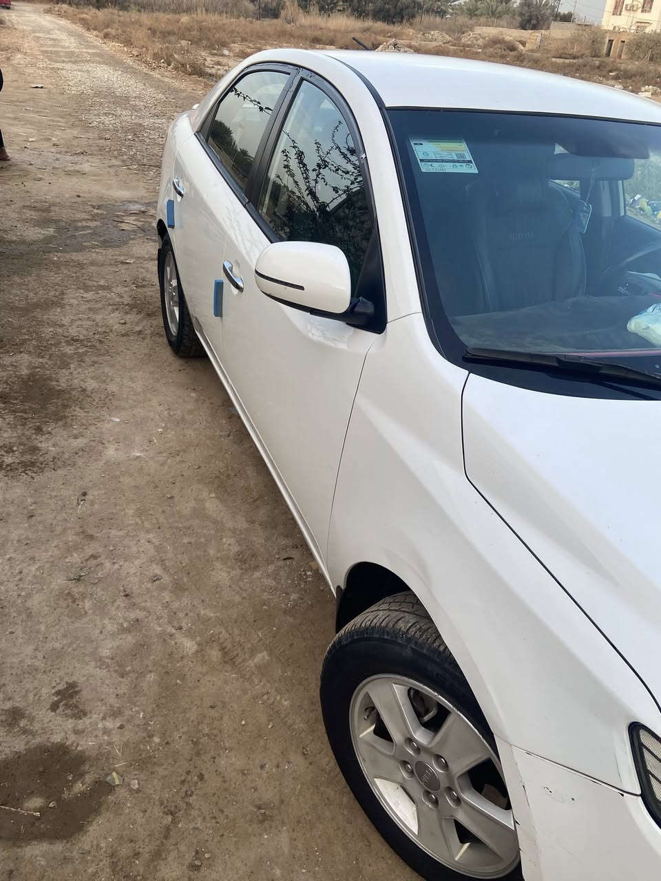 سلام عليكم سيراتو 12بسمي لسياره بيهه قطعه وحده وبارد قليل بل جاملغ لخلفي سيارحه حلوه ونضيفه مال بيت ع ايد وحده  صدر جديد تخم تاير جديد دوشمه جديده كهربايات كلهه شغاله اي نقص مابيه تريد تحويل تريد وكاله اشاير مري شتاشه اصليه كير محرك جدد ما مفتوحات ولا ملعوب بيهن *********** مكاني صويره
