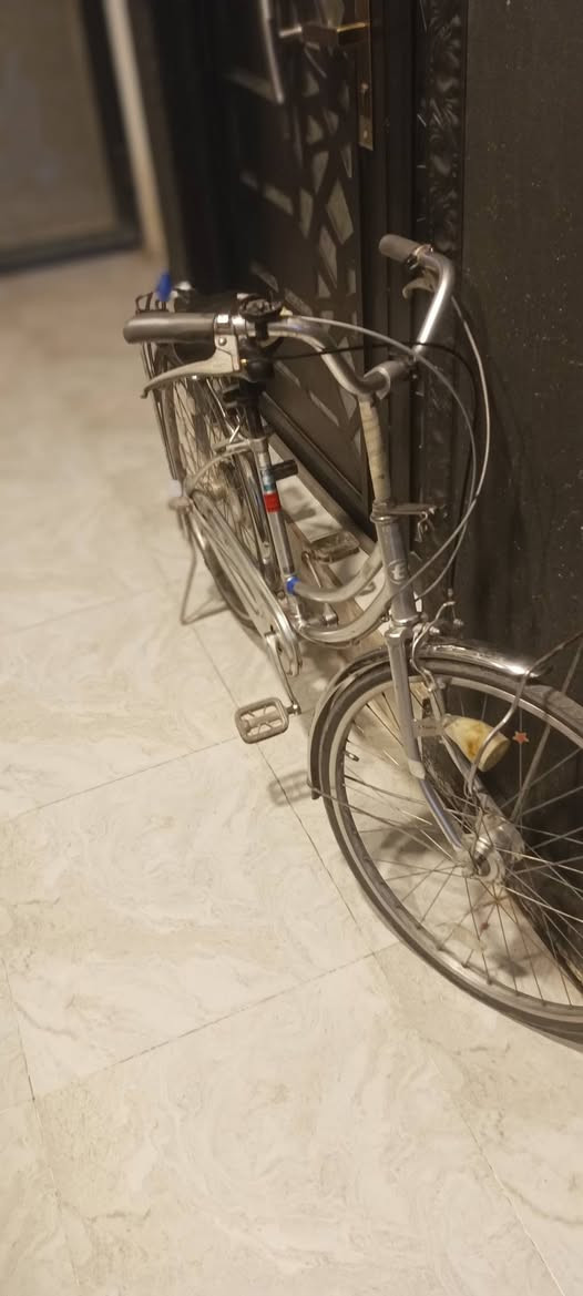 السلام عليكم عندي بيسكل للبيع بيسكل نضيف فول رزانه كير 3 حساس سعر 80بي مجال مكاني  كركوك طريق بغداد يم بولي ڤارد الرقم ***********
