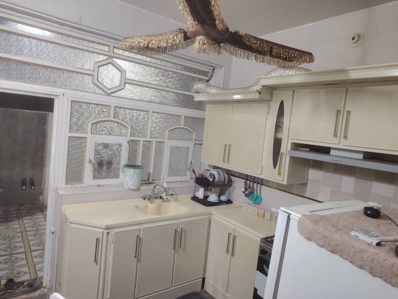 السلام عليكم دار للبيع المساحه 100 متر الدار زراعي الموقع نادر  الثانيه شارع الكبان رابع بيت عن شارع الدار من بناء ومن ترتيب كلش حلو وبي كامل الخدمات للاستفسار ***********
