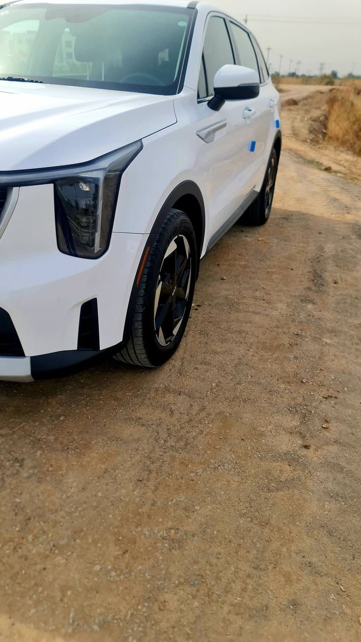 السلام عليكم
سورنتو امريكي مكفوله من الصبغ 

موديل ٢٤ 
ماشيه ٢٠ 
مواصفاته
كامره 
توقف ذكي 
تشغل عن بعد
سايد بريك دكمه 
٧ راكب 
مكينه ٢٥٠٠ 
تحكمات فول
سعره ٢٥٠ وبيه 
مجال 
السياره كتاب شهداء بعد سنه تصير حره 
بابل المسيب 
***********
