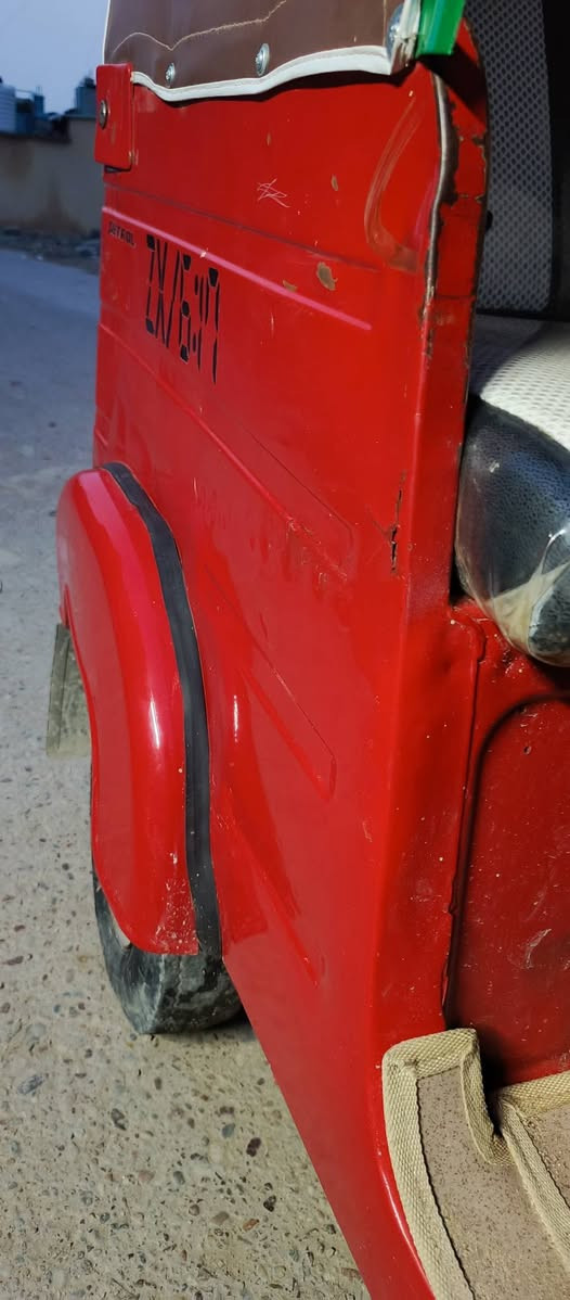 سلام عليكم تكتك 18 رقم 
وسنويه نكليزي تحويل مباشر رقمهه بغداد مكاني بغداد حي البتول قرب فلكه حي النصر سعرهه 5وبيهه مجال تواصل ع الرقم الموجود ***********
