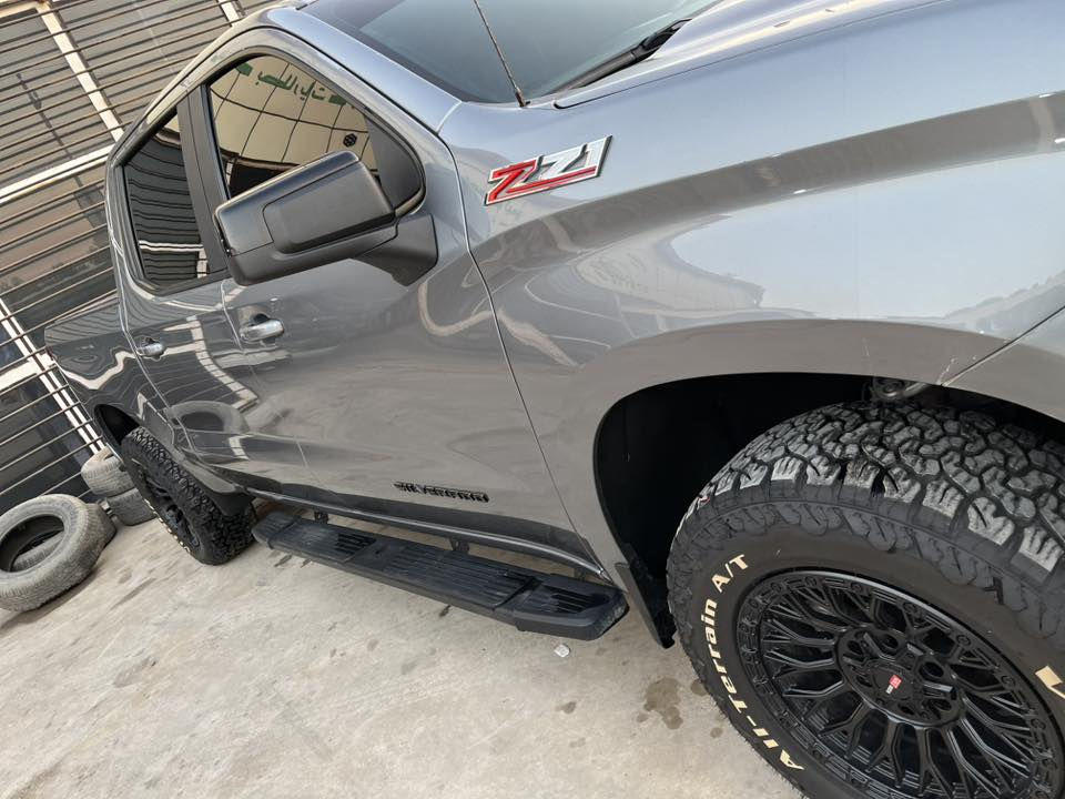 Chevrolet silverado rst 2021
V8  6.2  4X4

مواصفات
كاميرا
شاشة كبير
شغال
حساس
لايت ليد
كشنات هيتر
ويل : 18
ماشية :100الف 
حادث: 2 قطعة باب خلف السايق وجاملغ خلفي

سعر : $ 320 بيها مجال او مراوس ب رام
عنوان واسط الزبيدية 
Zain: ***********
Assia  ***********
