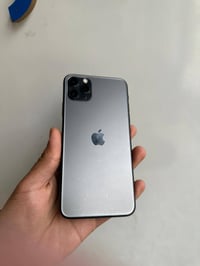 ايفون 11برو ماكس ذاكرة 256 بطارية 96% نظافتة 97% جهاز يخبل مابي مشكلة ...