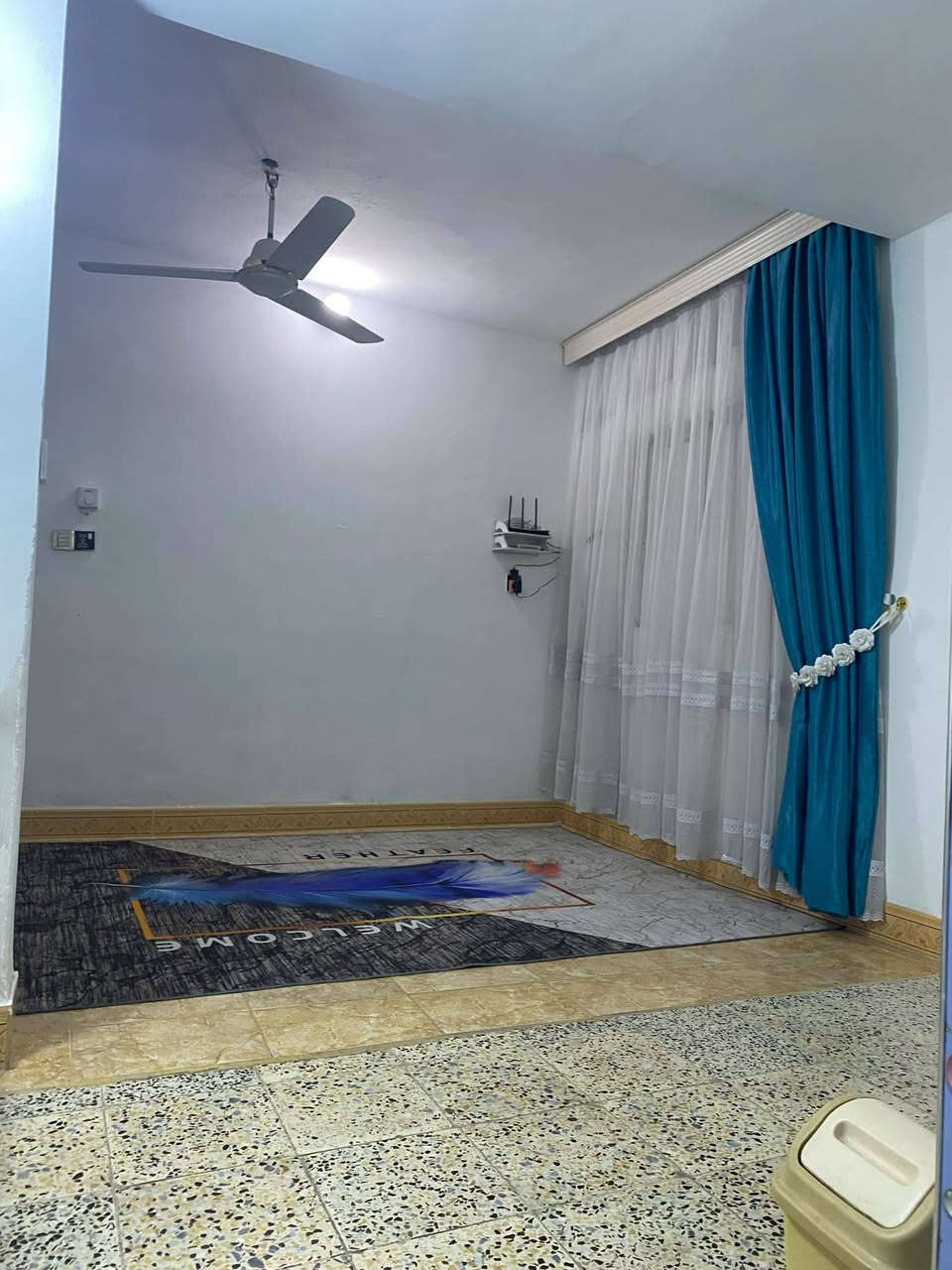 دار للبيع بغداد قضاء المحموديه طابو صرف حي 17 طابقين مساحه ١٥٠ متر واجه ١٠ نزال ١٥ غرف نوم ٣ 
***********
