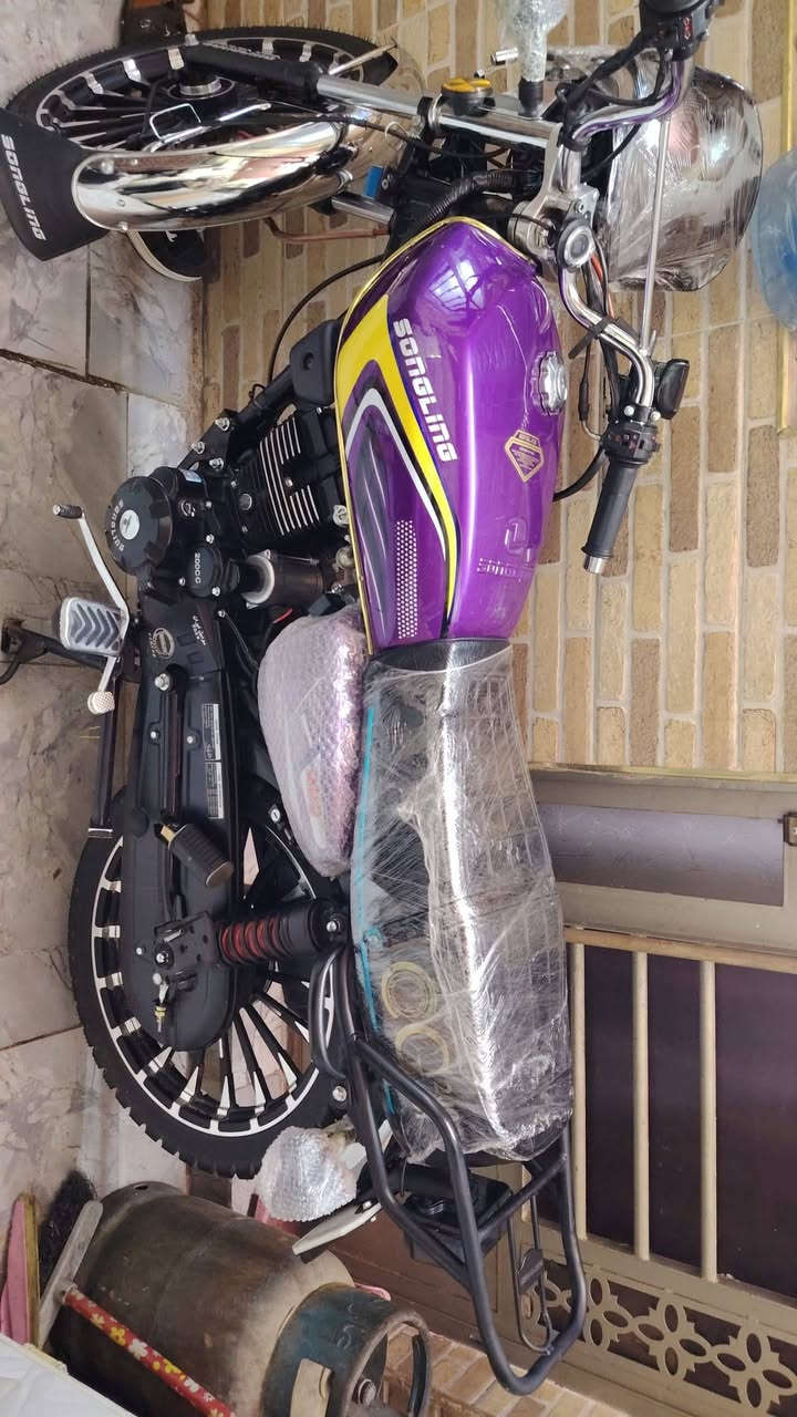 السلام عليكم دراجة إيراني للبيع موديل 2026 زيروو دراجه جديده مستعمله قليل زيرو مكفوله كفاله عامه من كََلشي
تشغيل عن بعد
حجم المحرك200
عدد بصمه 2
ماشيه 2000
مكاني بغداد الكريعات *********** متواجد واتساب السعر خاص رجا لمو شراي لايتصل
