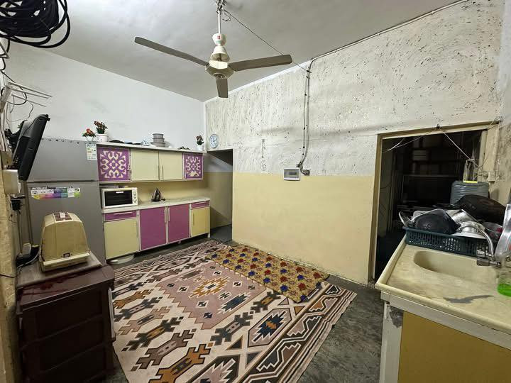 دارين للبيع مساحة الدار الواحد
100 متر 
طابو ملك صرف
في كركوك - حي العسكري - قرب مدرسة بغدا گول
سعر دار الواحد
62 مليون وبي مجال 🔥
وسعر دارين بلكامل
123 مليون وبي مجال 🔥
***********
