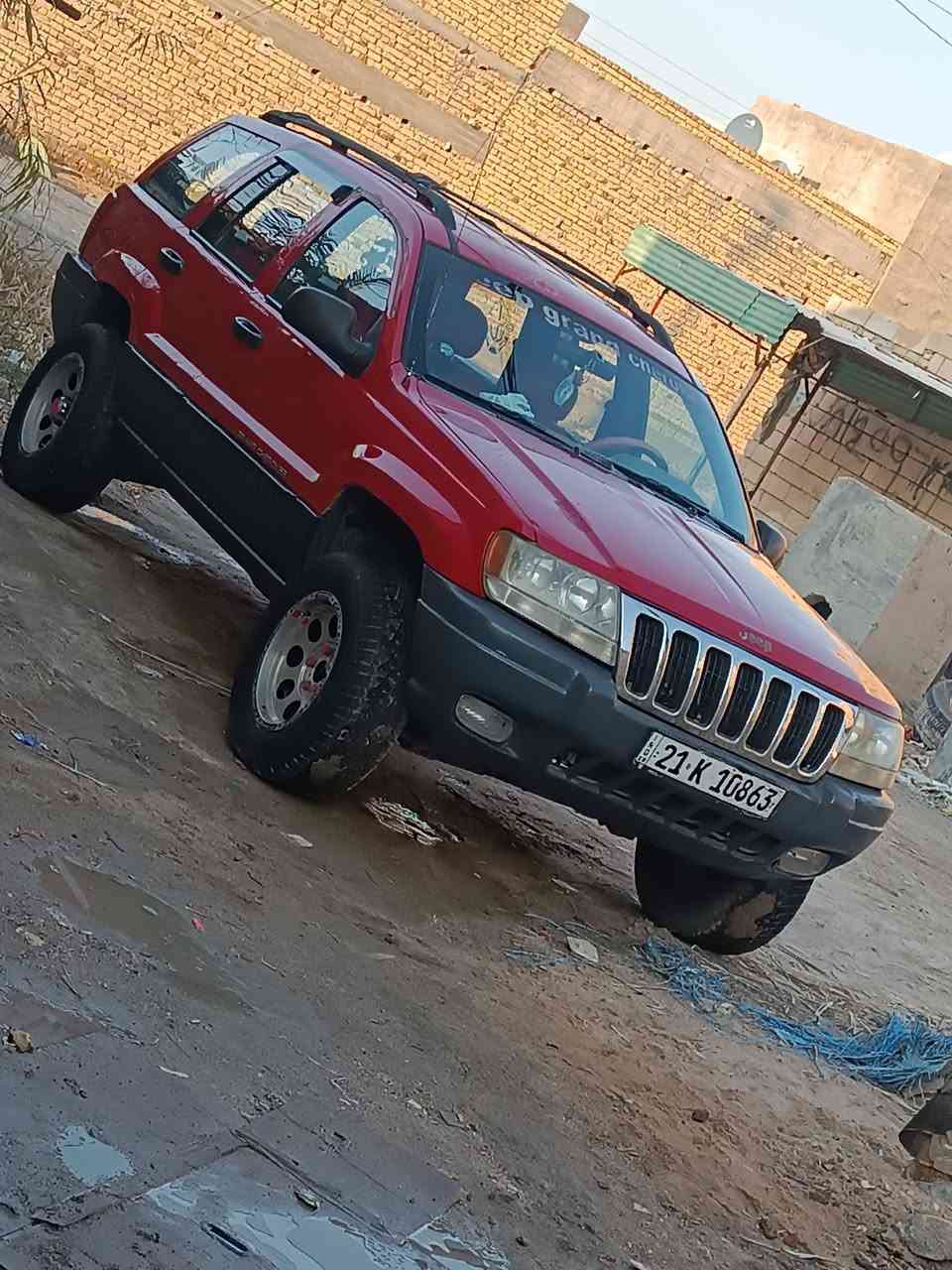 جيب شيروكي موديل 2000 سياره بلاد محرك اوكير اوكهربائيات كشرها حلو مابي خياس دواخلها حلوه سياره نضيفه كلش محرك 6  رقم سليمانيه انكليزي بسمي السياره تحويل او وكاله انه بلخدمه سعرها 52 اوبيها مجال للطيبين رقم ***********
