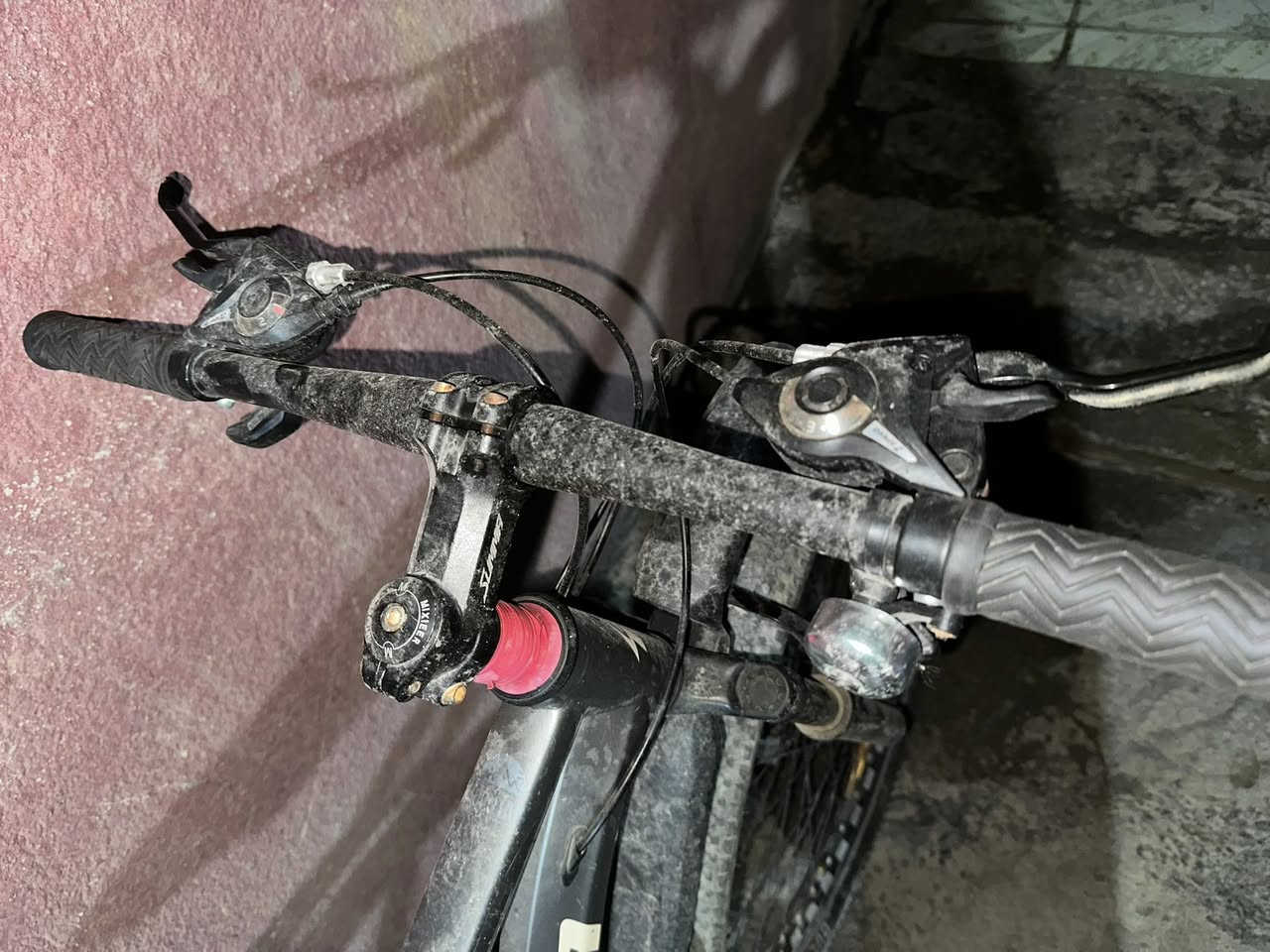 السلام عليكم بايسكل جبير و ماشاءالله نضيف و جديد بي كير تحكم بالبريك الشعر 75 قفل ما متواجد فيس فقط رقم *********** مكاني علي الصالح المعتصم قريب كلش عل وشاش
