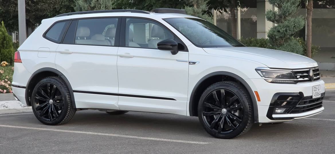 Volkswagen Tiguan SE R-Line 2021
***********
***********

se R-Line : مواصفات

حساس امام و خلفي و جانبي

بانوراما

مقاعد تدفية

المصابح الامامية ليد

ويل ۱۹ بلاك
٧راكب

رادار امامی

فووول فووول مواصفات

المحرك :

2.0 tsi turbo

184hp

4 cylinder

4 gear Mode

Eco

Custom

Normal

Sport

ماشية ٤٣الف مايل حقيقي

بدون صبغ تبديل بدون الايرباك كلها سليمة
العنوان السليمانية معرض باران السليمانية, العراق

