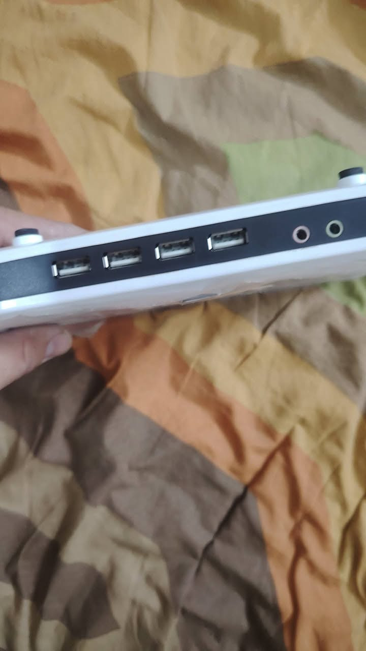 جهاز بهذا الشكل الجديد ويا شاحنة ٥ فولت فقط شنو منو ما اعرف قيم واخذ أعلى سعر ابيع


**إذا كنت صاحب هذا الإعلان وتريد حذفه لأي سبب، رجاءا أرسل رسالة إلى الدعم الفني**