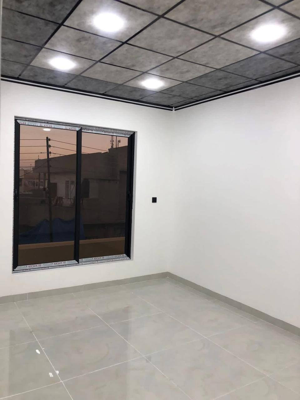 بيت 🏠 للبيع في حي البكر قرب جامع شهيد مجول
بناء فول حديث 2025 سند طابو الزهور 
مساحه البيت 150 متر واجها 10 متر 

بيت Vip 

نظام كاميرات 🎥 

نظام سبالت 

نظام دشات 

نظام دكتات 

نظام انترنت 🛜 

نظام غسالات 

يحتوي البيت ع استقبال وهول وغرفتين نوم 🛌 ومطبخ وصحيات ومناور وكراج سيارة 🚘 

طابق الثاني هول و4غرف نوم 🛌 وصحيات ومناور وبلكون وسطح ناصي وعالي 

للاستفسار عن سعر البيت الاتصال ع الرقم 

***********
