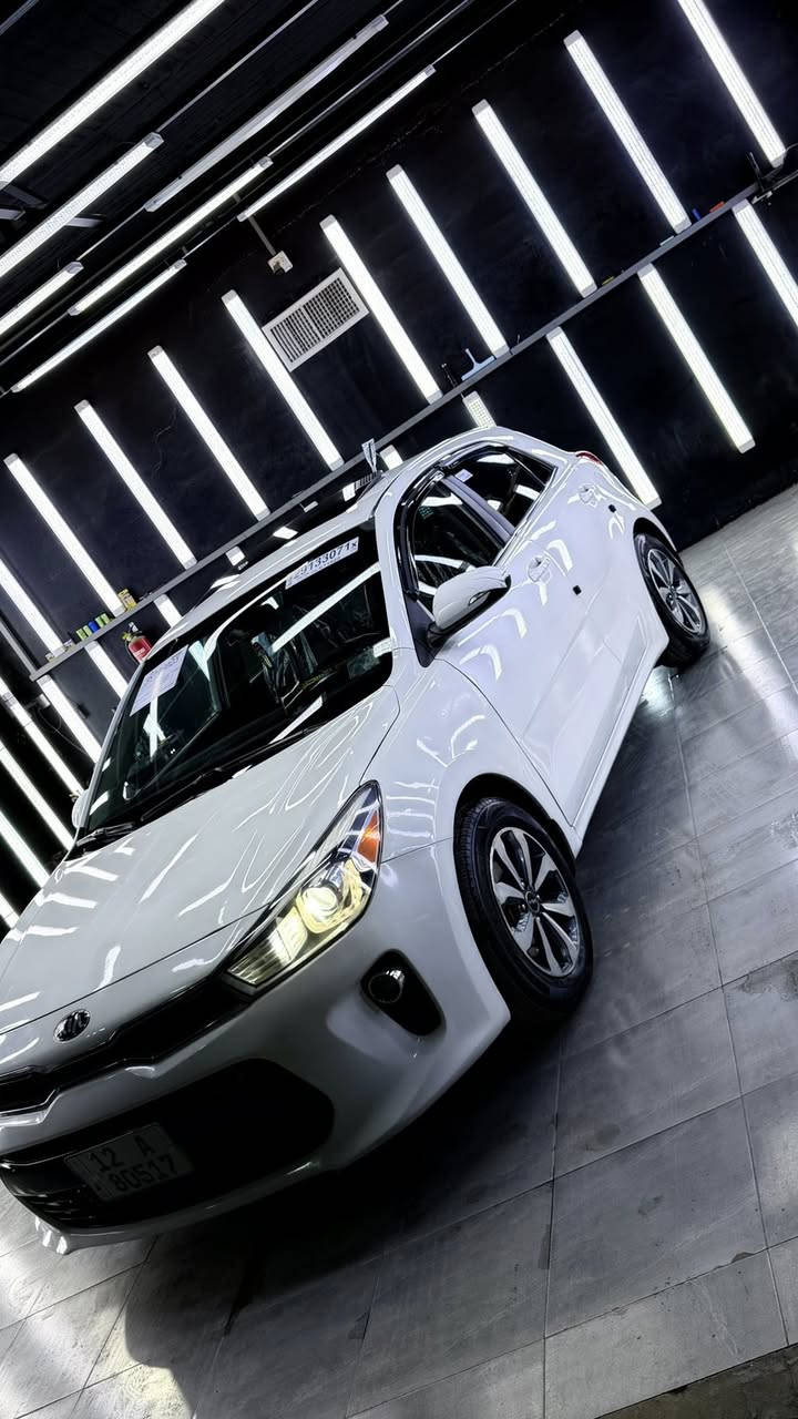 السلام عليكم كيا ريو 2018 فول مواصفات 1/1 رقم نينوى سياره جديده      
بصمه تشغيل 
فتحه سقف 
كشنات تدفئه 
ستيرن بي تدفئه 
شاشه كبيرا 
كامرا 
مانع اسطدام 
لايت ابيض عدسه 
اشاره بل مراة 
سياره بيها مواصفات بعد حلوه  وسعرها 130 وبيها مجال قليل ‭٠٧٧٣ ٢٨٤ ٨٩٠٢‬
