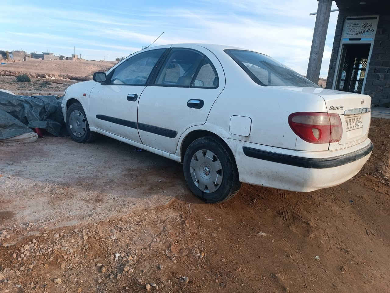 سني للبيع مودي ٢٠٠١ سياره جديده صبغ عام قرار مرور محرك كير تخم تاير تمام قبق اسود محرك ١٨٠٠ مكان السياره بغداد العامريه 
السعر ٦٢ وبي مجال قليل 
***********
