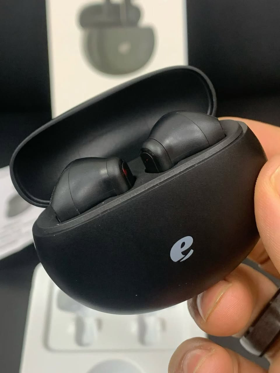 Original acer Bluetooth Earbuds 
120 pcs Per Carton!

#cnwlinks #cnwlink #stock #bluetoothearbud


**إذا كنت صاحب هذا الإعلان وتريد حذفه لأي سبب، رجاءا أرسل رسالة إلى الدعم الفني**