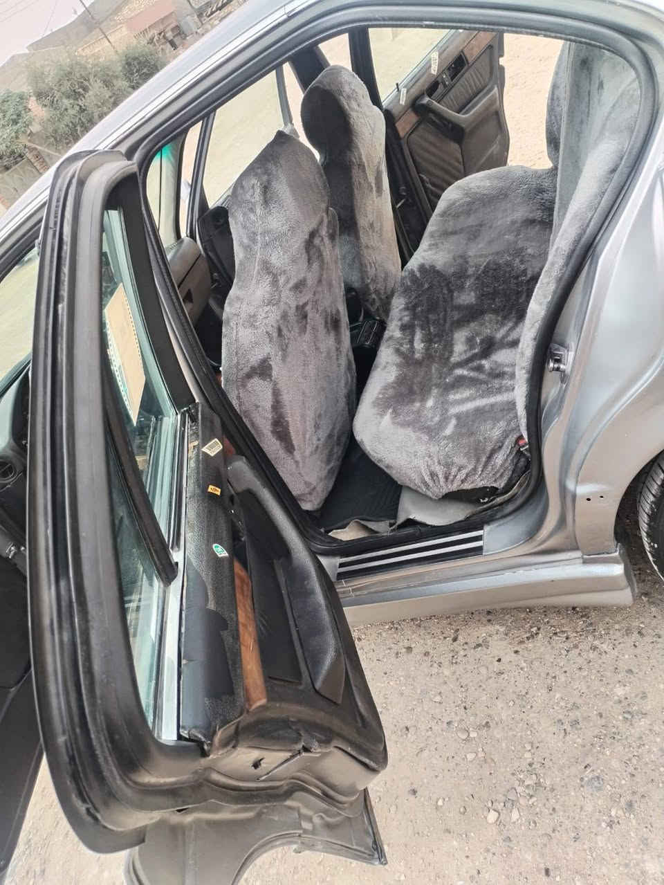 سيارة BMW مكلف بالنشر يراجى مراسلة الشخص المعني السعر 60 ورقة وبيها مجال ***********
