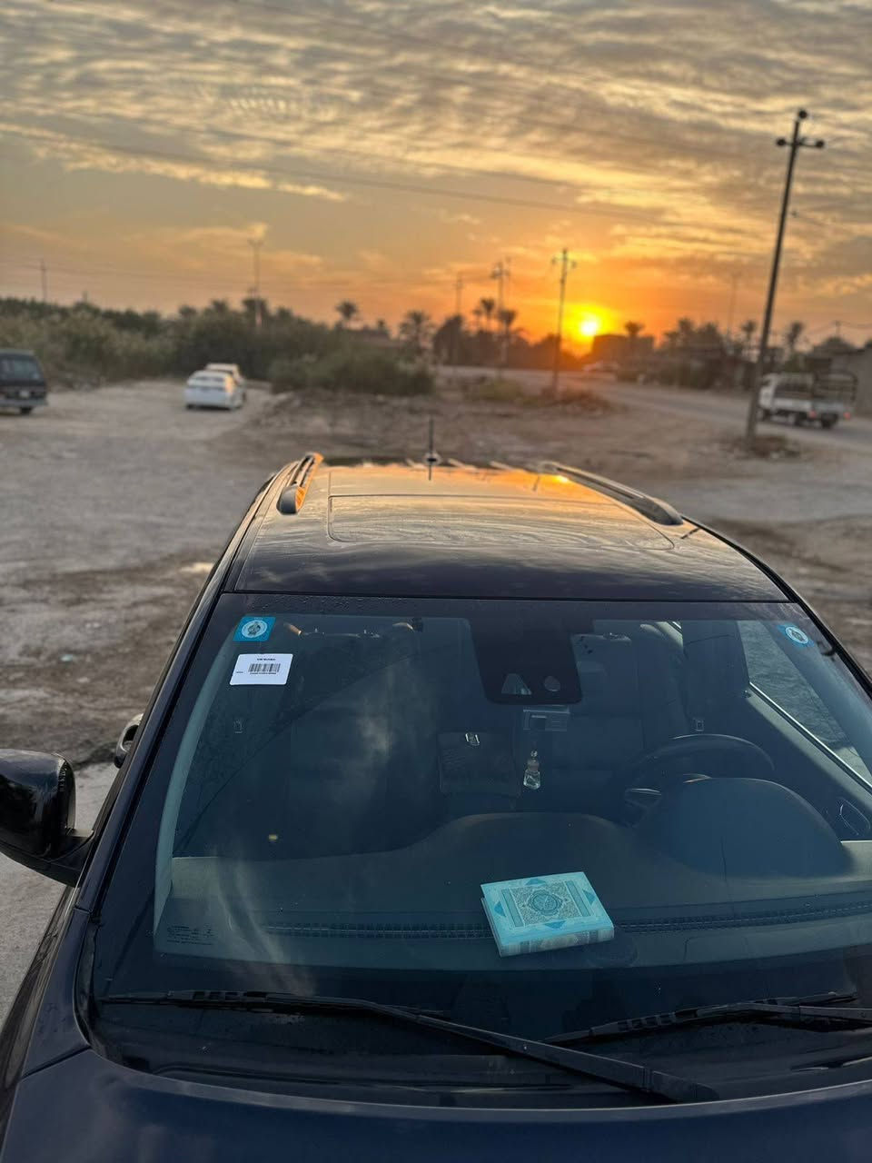 سلام عليكم جيب شيروكي موديل 2012 ماشيه 200 كير مكينه حداديه 100 بل 100 سياره مال جناي  معروفه مواصفات رادر هيتر بل مري كشنات تتفه تبريد فتحه صقف قطعتين قطعتين تبريد خلفيه بعد بيه موصفات سياره حدثه فقد ربع البنيد من جهت الجمل فقط رشت صبغ والدعميه مصبوغه سوناره عندي رقمي *********** سعر 190بيه مجال
