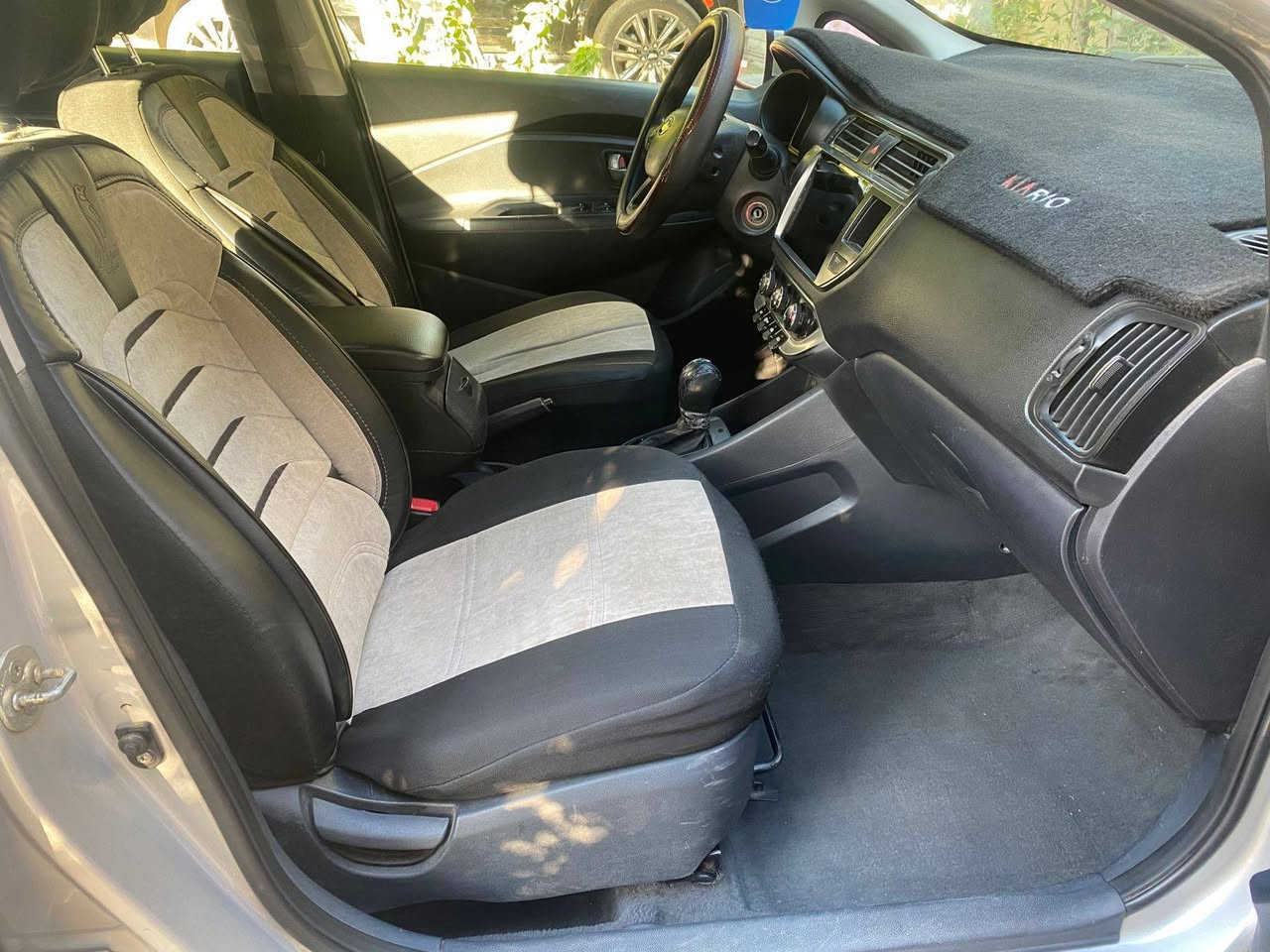 السلام عليكم .كيا ريو موديل ٢٠١٣ محرك ١٦٠٠ السياره نظيفه جدا جاهزه من كل النواحي محرك وصدر وتبريد وتاريرات ماشيه ٧٠ السعر ٨٧ ورقه وبيهه مجال مكاني بغداد حي القادسيه للتواصل *********** .
