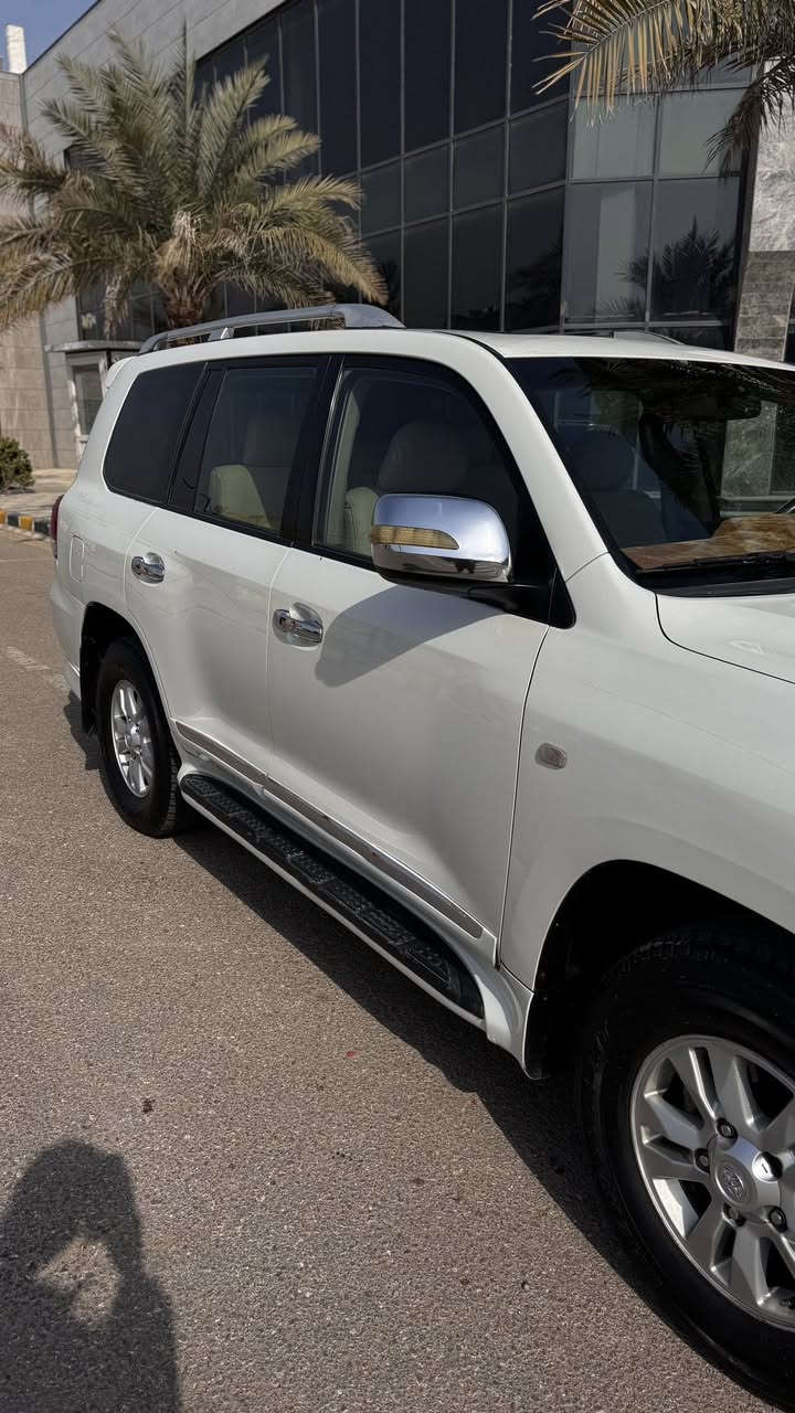 السلام عليكم
السلام عليكم
للبيع تيوتا لاندكروز موديل 2010
كفاله  بس بيه بارد بالجاملغ الوره ماشر بالاحمر
رقم بغداد بأسمي
مكينه 6 اسلندر GXR
السعر 280 وبيهة مجال
العنوان النجف
0785 1500 108
