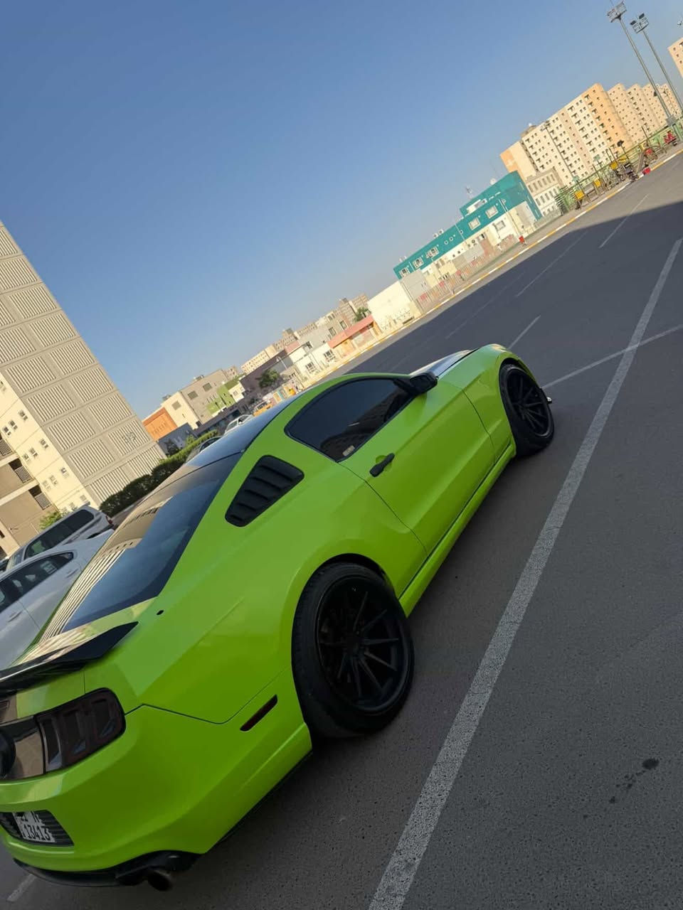 للبيع موستنك 2013 ضربته من امريكا جاملغين ودعاميه كبس سياره لون اسود مغير جماليه اخضر للتصال ***********
سياره عليه برمجه وكزوزات صوته يخبل وعليه داخل كاربون واناره داخليه عليهه منضومه زينون عالي ناصي سياره نقصه صدر امامي فقط
