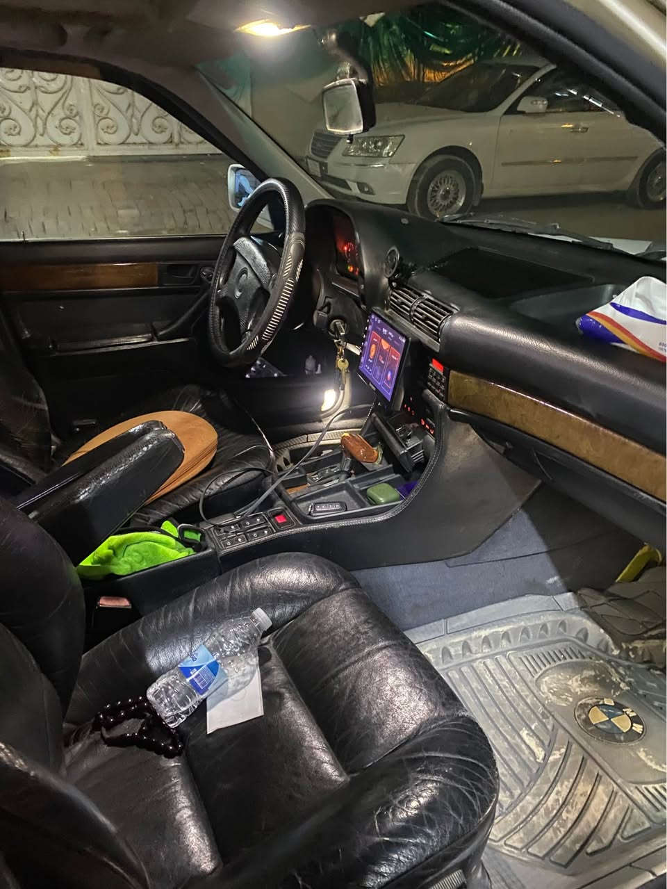 BMW 735i 1990
لون ابيض  كير محرك كهرباىيات حدادية كلهن كفاله السيارة رقم نجف دولي باسمي شخصيا شرط المداور 
غرفة جلد كهرباء نضيفة جدا 100‎%‎ 
سعر 52 وبيه مجال ترهم مراوس 
للاستفسار  *********** بي واتساب النجف, العراق
