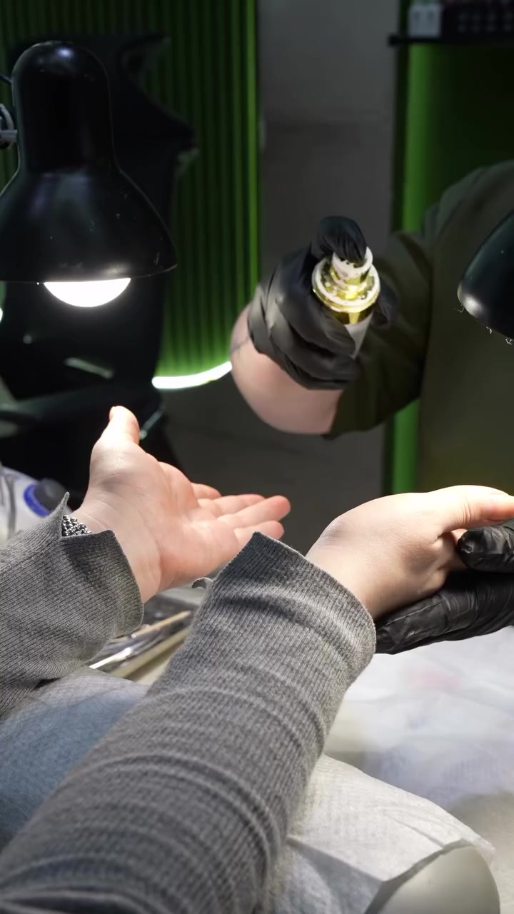 كل ما يخص البدكيور والمنكيور والاظافر ورموش وتاتو🦶🏻🤚🏻💅 خدمة منزلية 🏛️🚗كادر اوكراني وايراني🇮🇷🇺🇦 للحجز واتس ☎️ ***********

#fyb 
#explorer 
#like 
#trend
