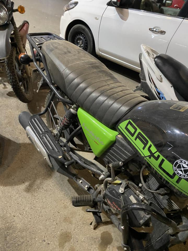 سلام عليكم دراجة دايوان مرقم اربيل بسمي الدراجة بيها حادث بسيط بس الماشة معوجة و عداد سرعة ماشية 1500بعدها زيرو السعر عل خاص او عل رقم هاذ ***********
